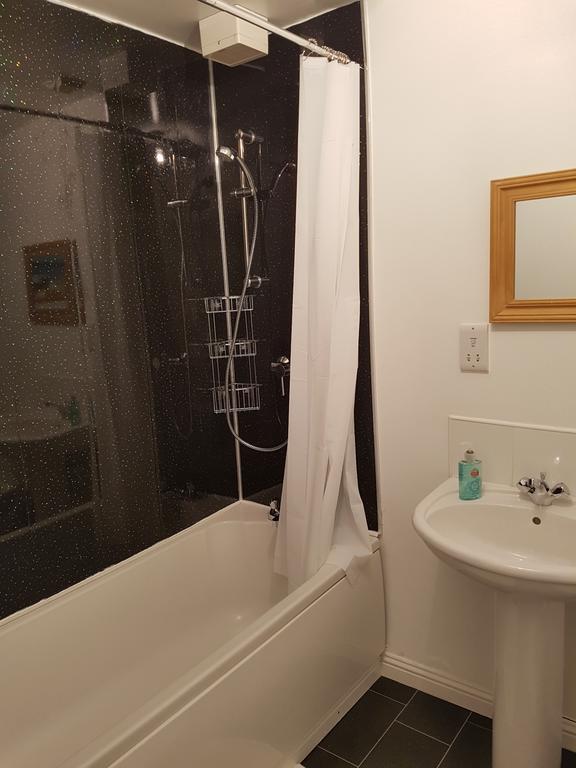 Bathgate Contractor And Business Apartment Exteriör bild